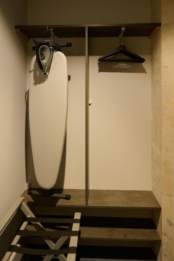 Appartement Montagnon - Les Suites Du Palais - Classe 4 Etoiles, Parking Prive, Vue Cathedrale, 3 Chambres, Primo C0Nciergerie نيفي المظهر الخارجي الصورة
