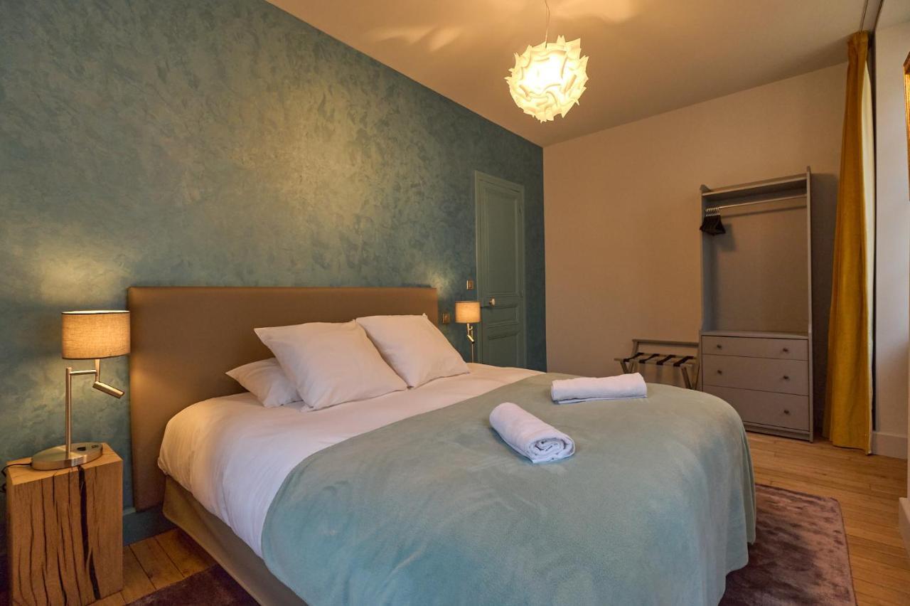 Appartement Montagnon - Les Suites Du Palais - Classe 4 Etoiles, Parking Prive, Vue Cathedrale, 3 Chambres, Primo C0Nciergerie نيفي المظهر الخارجي الصورة