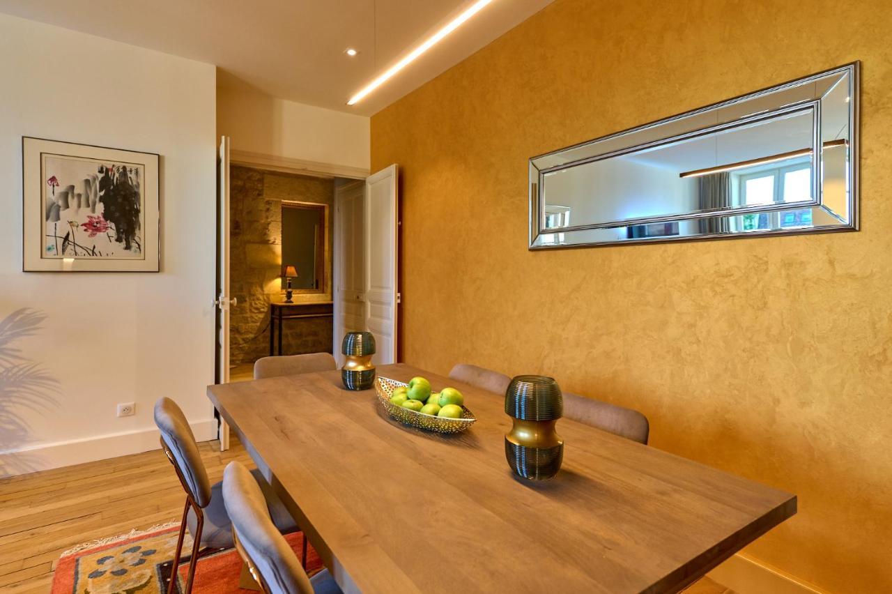 Appartement Montagnon - Les Suites Du Palais - Classe 4 Etoiles, Parking Prive, Vue Cathedrale, 3 Chambres, Primo C0Nciergerie نيفي المظهر الخارجي الصورة