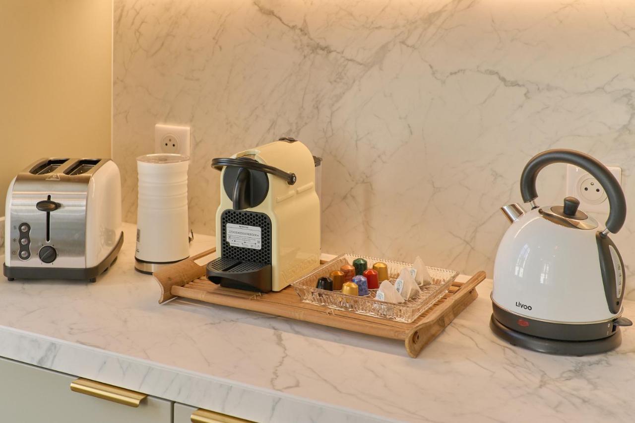 Appartement Montagnon - Les Suites Du Palais - Classe 4 Etoiles, Parking Prive, Vue Cathedrale, 3 Chambres, Primo C0Nciergerie نيفي المظهر الخارجي الصورة