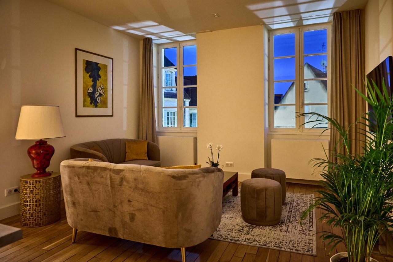 Appartement Montagnon - Les Suites Du Palais - Classe 4 Etoiles, Parking Prive, Vue Cathedrale, 3 Chambres, Primo C0Nciergerie نيفي المظهر الخارجي الصورة