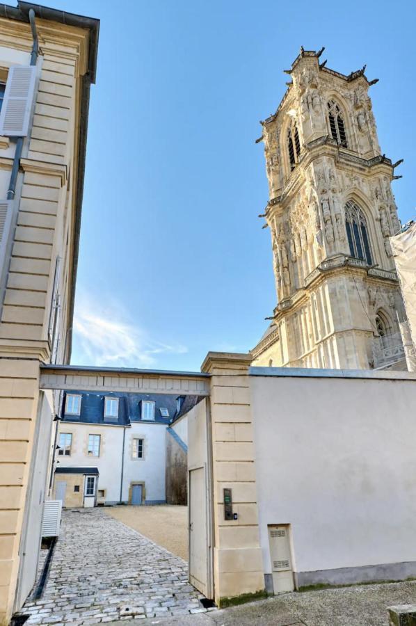 Appartement Montagnon - Les Suites Du Palais - Classe 4 Etoiles, Parking Prive, Vue Cathedrale, 3 Chambres, Primo C0Nciergerie نيفي المظهر الخارجي الصورة