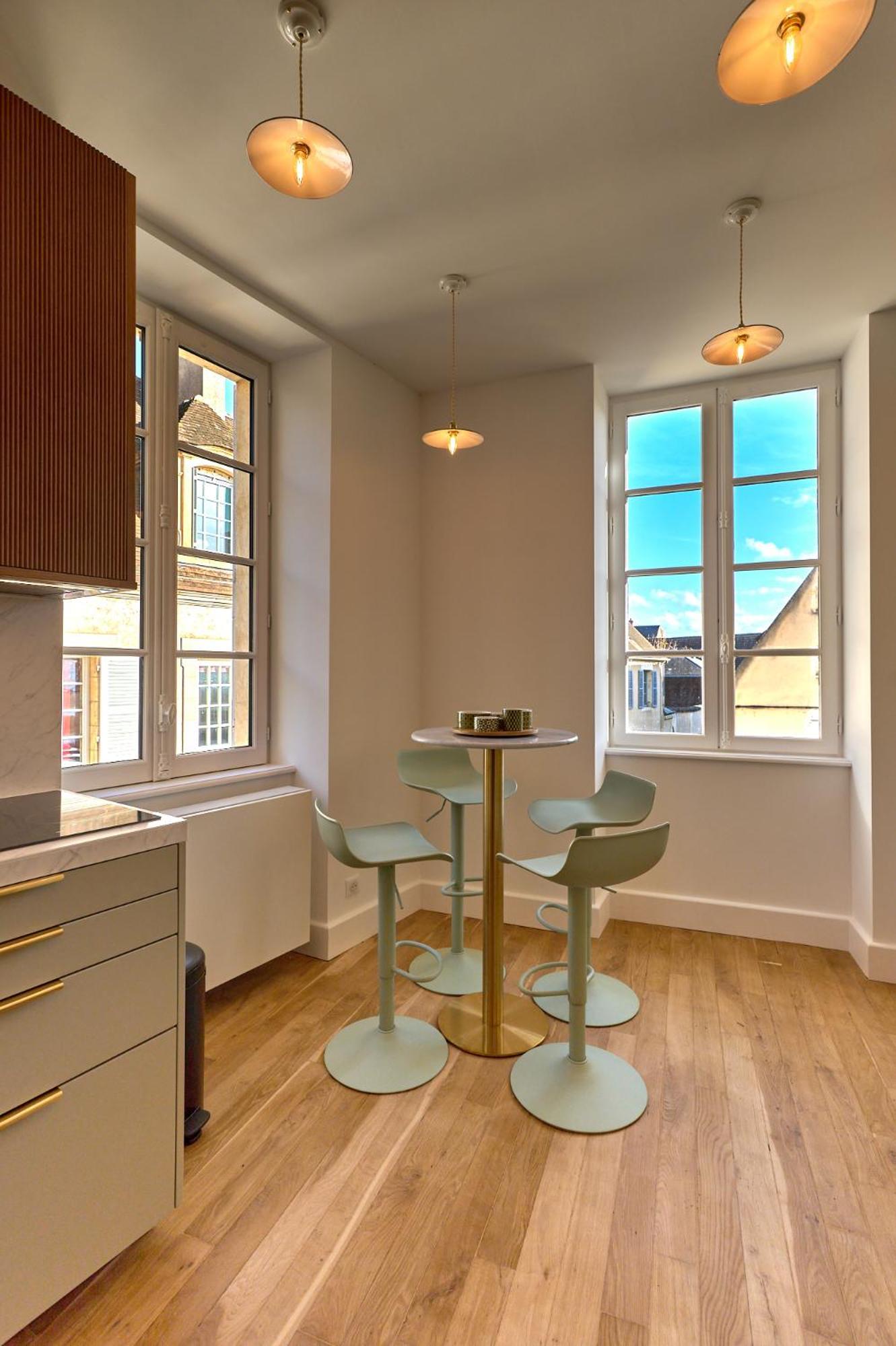Appartement Montagnon - Les Suites Du Palais - Classe 4 Etoiles, Parking Prive, Vue Cathedrale, 3 Chambres, Primo C0Nciergerie نيفي المظهر الخارجي الصورة
