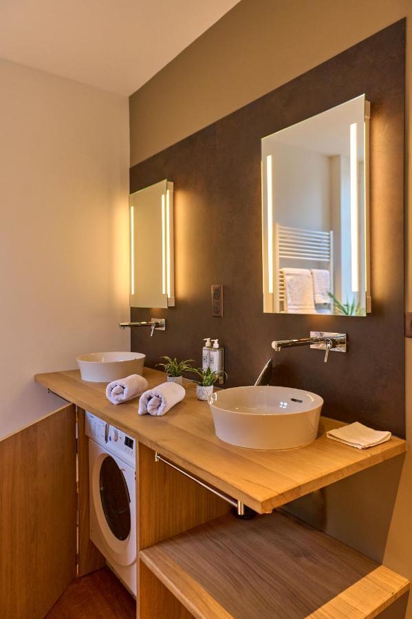 Appartement Montagnon - Les Suites Du Palais - Classe 4 Etoiles, Parking Prive, Vue Cathedrale, 3 Chambres, Primo C0Nciergerie نيفي المظهر الخارجي الصورة