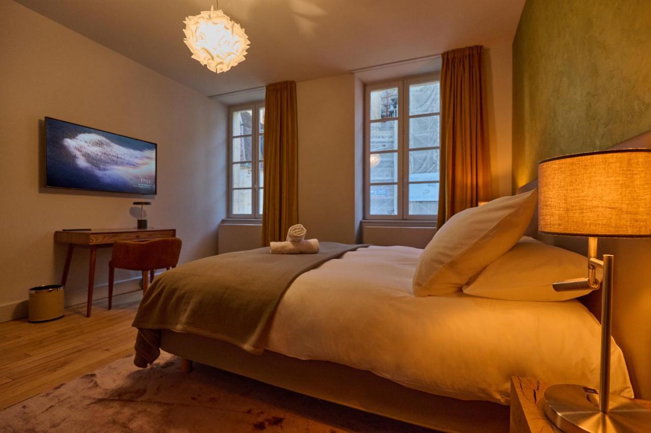 Appartement Montagnon - Les Suites Du Palais - Classe 4 Etoiles, Parking Prive, Vue Cathedrale, 3 Chambres, Primo C0Nciergerie نيفي المظهر الخارجي الصورة