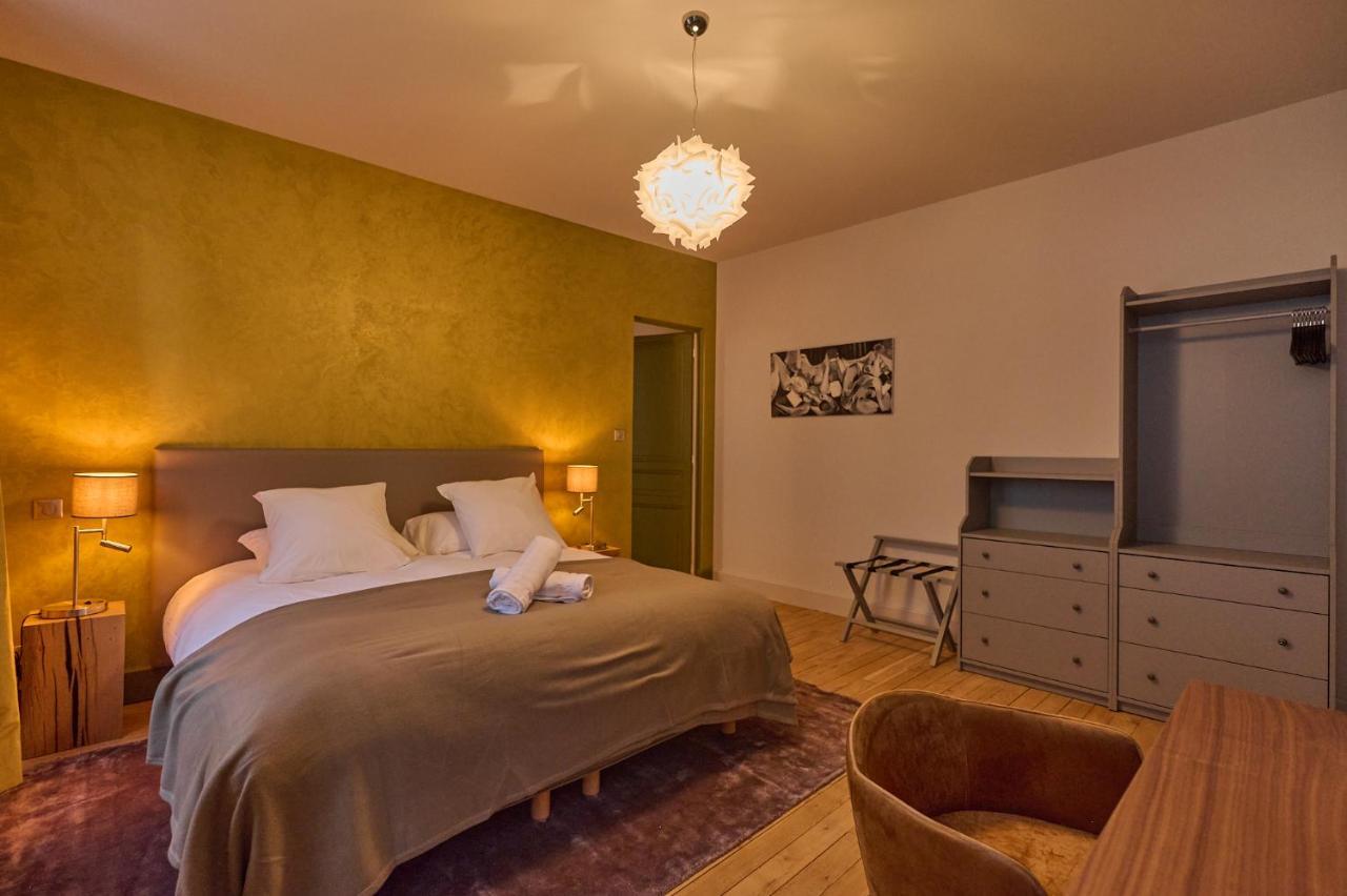 Appartement Montagnon - Les Suites Du Palais - Classe 4 Etoiles, Parking Prive, Vue Cathedrale, 3 Chambres, Primo C0Nciergerie نيفي المظهر الخارجي الصورة