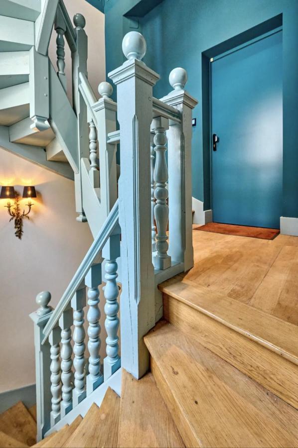 Appartement Montagnon - Les Suites Du Palais - Classe 4 Etoiles, Parking Prive, Vue Cathedrale, 3 Chambres, Primo C0Nciergerie نيفي المظهر الخارجي الصورة