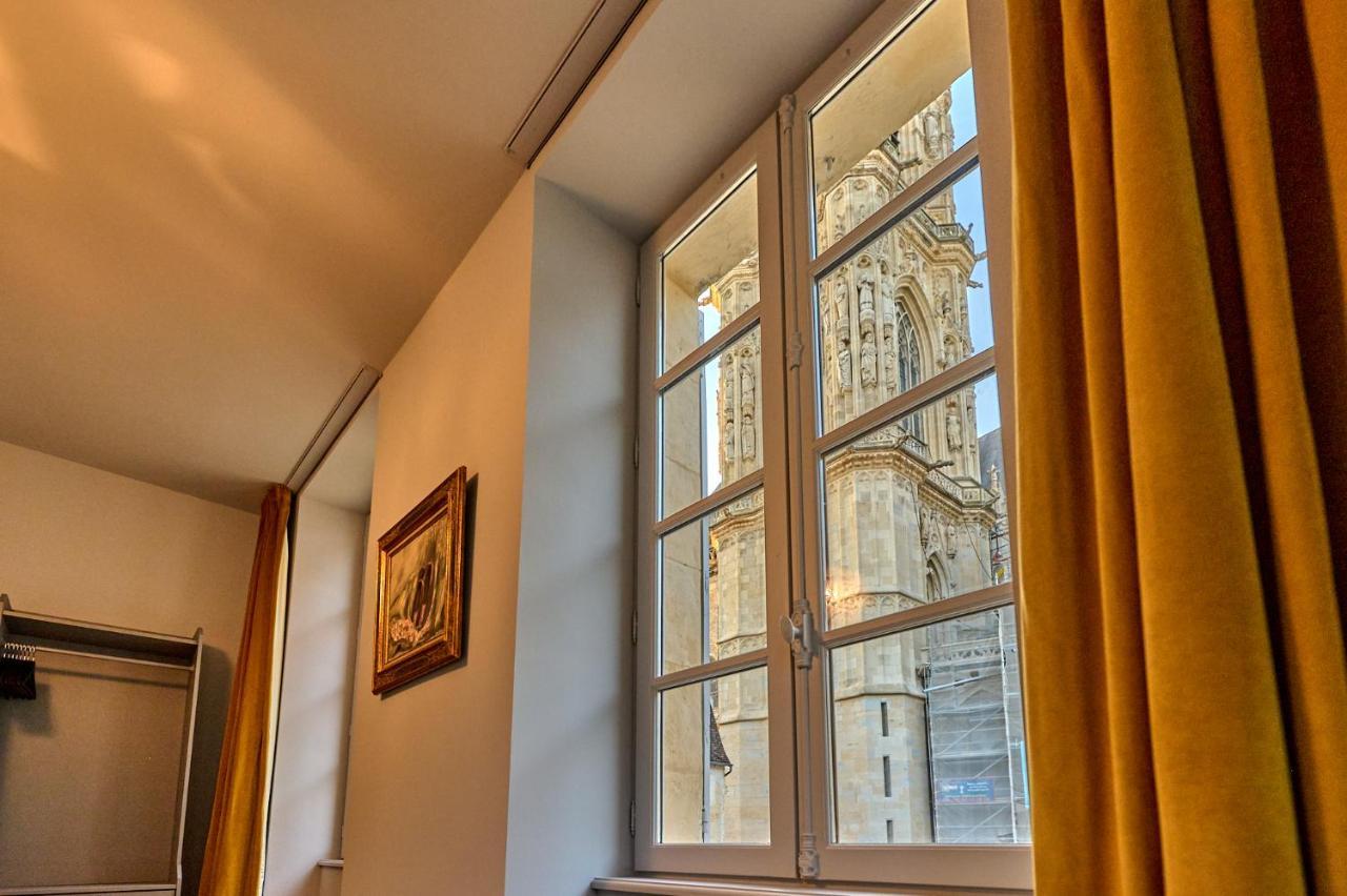 Appartement Montagnon - Les Suites Du Palais - Classe 4 Etoiles, Parking Prive, Vue Cathedrale, 3 Chambres, Primo C0Nciergerie نيفي المظهر الخارجي الصورة