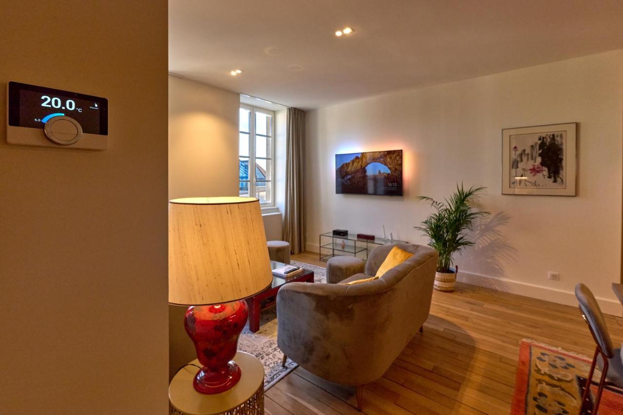 Appartement Montagnon - Les Suites Du Palais - Classe 4 Etoiles, Parking Prive, Vue Cathedrale, 3 Chambres, Primo C0Nciergerie نيفي المظهر الخارجي الصورة
