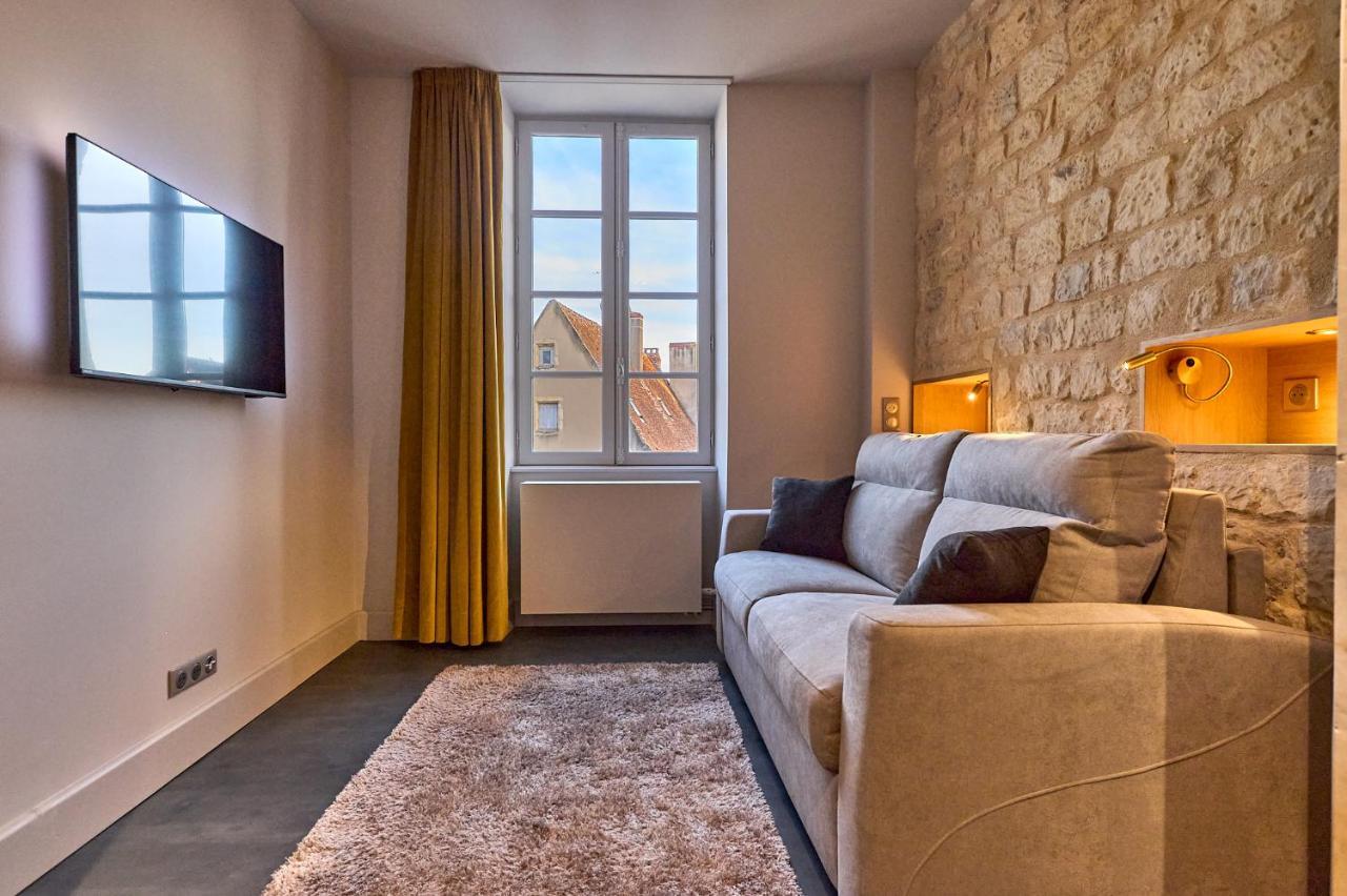 Appartement Montagnon - Les Suites Du Palais - Classe 4 Etoiles, Parking Prive, Vue Cathedrale, 3 Chambres, Primo C0Nciergerie نيفي المظهر الخارجي الصورة