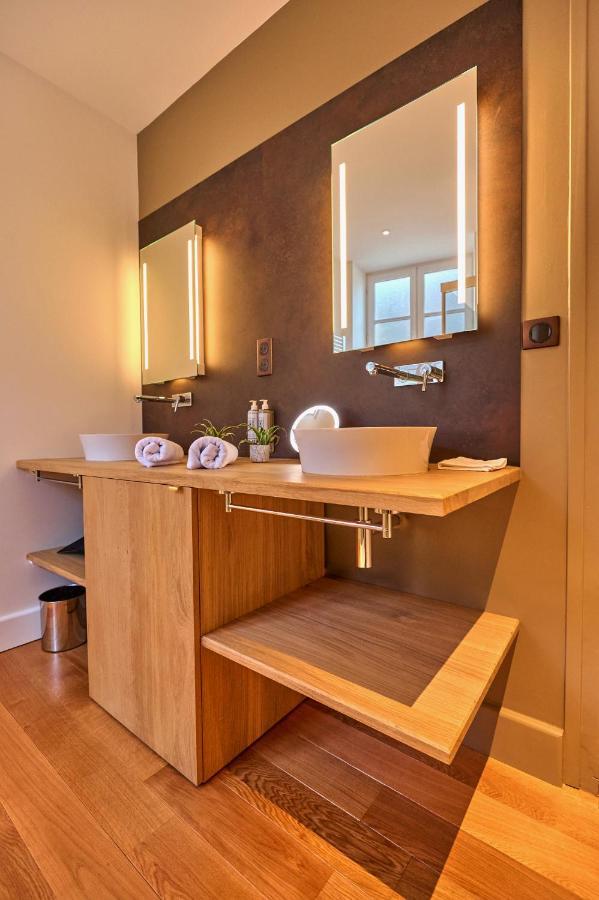 Appartement Montagnon - Les Suites Du Palais - Classe 4 Etoiles, Parking Prive, Vue Cathedrale, 3 Chambres, Primo C0Nciergerie نيفي المظهر الخارجي الصورة