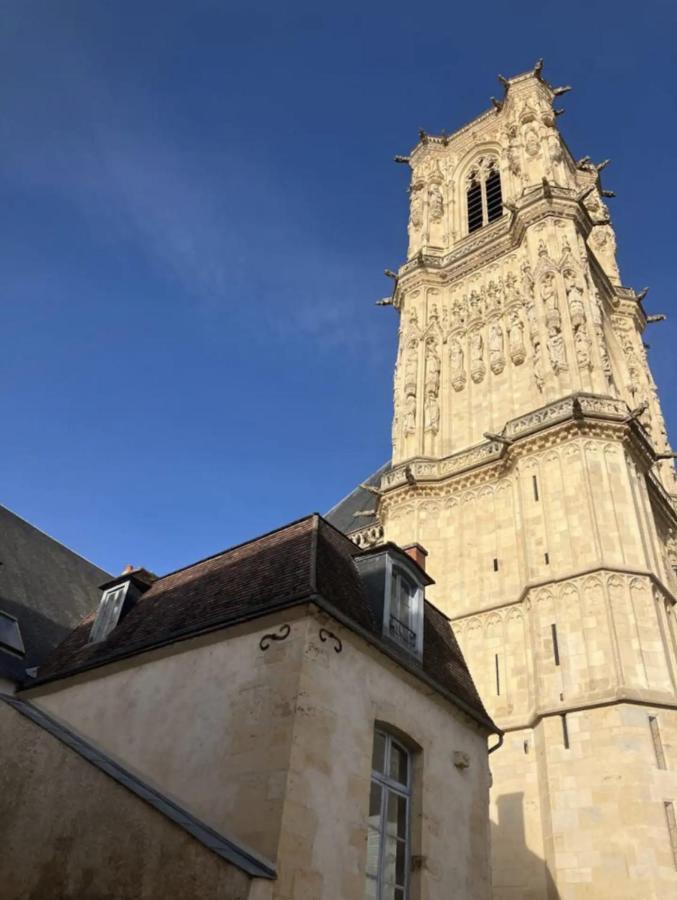 Appartement Montagnon - Les Suites Du Palais - Classe 4 Etoiles, Parking Prive, Vue Cathedrale, 3 Chambres, Primo C0Nciergerie نيفي المظهر الخارجي الصورة
